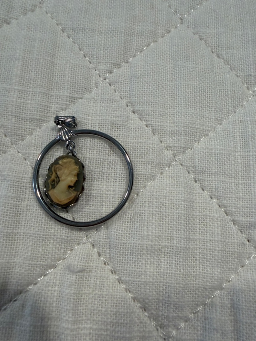 Vintage Style Cameo Pendant in Cream and Black